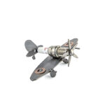 Supermarine Spitfire jagerfly fra royal airforce metalmodel fra anden verdenskrig som metal miniature modelfly. Gave ide til fly interesseret. Modelfly og metalfigurer