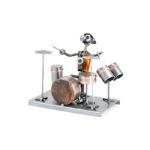 Trommeslager metalfigur. Fin og skøn håndlavet metalfigur af stål og kobber. En sjov gave ide til trommeslager eller musikinteresseret. musikfigurer og metalfigurer