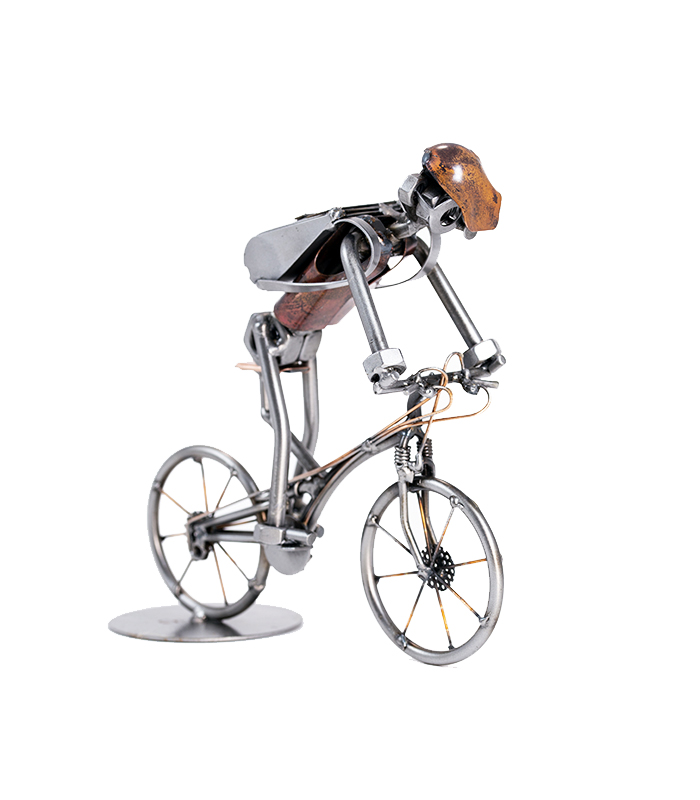 Cyklist metalfigur som gave til skoleelev eller mand som cykler på arbejdet. Metalfigurer, sportsfigurer som gaver