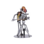 Gave til kameramand metalfigur til filmfotograf
