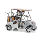 Golfbil med golfspillere. modelbil golf metalfigur, golffigurer og sportsfigurer her i vores gave webshop