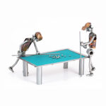 Pool spiller metalfigur til billard hajen. Perfekt gave ide til billard spiller eller pool spiller eller som trofæ til vinderen. Skøn figur og gave til ham som har alt og intet mangler. metalfigurer og sportsfigurer
