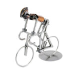 Cykelrytter på racercykel metalfigur. Den perfekte julegave til cykelrytteren, sportscykel interesseret eller som trofæ til cykelentusiasten.