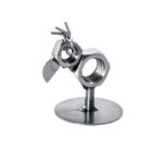 Papegøje metalfigur til hylden. En fin gaveide som pynt på den lille hylde. En sjov gave til ham eller hende som snakker meget. Metalfigurer som boliginteriør