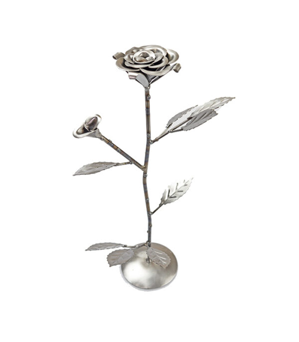 sølvfarvet rose i metal som studentergave eller valentinsgave