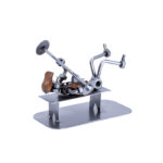 Fitness vægtløfter metalfigur med bænkpres. En perfekt gave til fitness dyrker, fitnessentusiast eller vægtræneren nede fra fitnesscentret. Metalfigurer, sportsfigurer bænkpres metalfigur