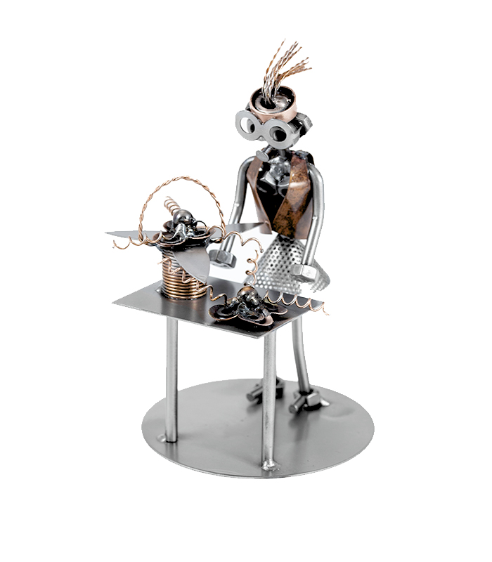 blomsterbinder_metalfigur Blomsterbinder binder buket - Håndlavet metalfigur. En svendegave til blomsterdekoratør eller gave til blomsterbinder. Tilkøb en gravering.