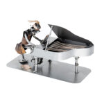 Pianist kvinde metalfigur til hjemmet med klaver. En perfekt gave ide til hende med flygel eller som spiller klaver. Musikfigurer og metalfigurer