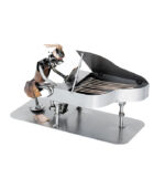 Pianist kvinde metalfigur til hjemmet med klaver. En perfekt gave ide til hende med flygel eller som spiller klaver. Musikfigurer og metalfigurer