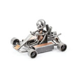 Gokart racer kører metalfigur som gave eller trofæ