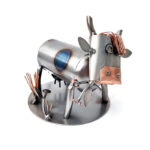 fru ferdinand ko metalfigur som gaveide til bonde, teenager, mand eller kvinde