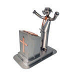 Præst metalfigur eller pastor M/K er den perfekte gaveide indenfor kirken. En uddannelses gave til diakon, pastor eller præst.