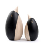 pingvin dansk design træfigur som gaveide til mand eller kvinde. Træfigurer i danske designfigurer