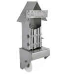 Toiletrulleholder med wc humor saloon. En sjov gave til ham med humor på toilettet eller på gæstetoilettet. Saloon med let skyderi bag døren. gave til ham som har meget luft i maven. Metalfigurer og toiletrulleholdere.