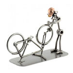 Cykelsmed gave metalfigur cykelmekaniker