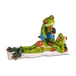 Frø par på strand. han smører hende ind i solcreme grøn figur