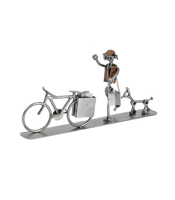 gave til cykelbud, avisbud, voltbud jagtet af hund metalfigur
