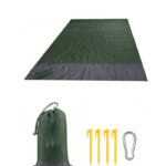 Campingtæppe 140x200cm grøn med sort. Et vandafvisende letvægtstæppe til camping, picnic eller stranden. Fylder 16x7cm sammenfoldet.