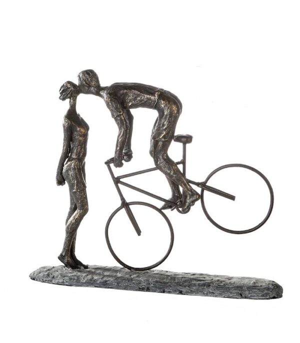 Skulptur Par Kys Mig. romantisk kunstfigur som gave til det forelskede par